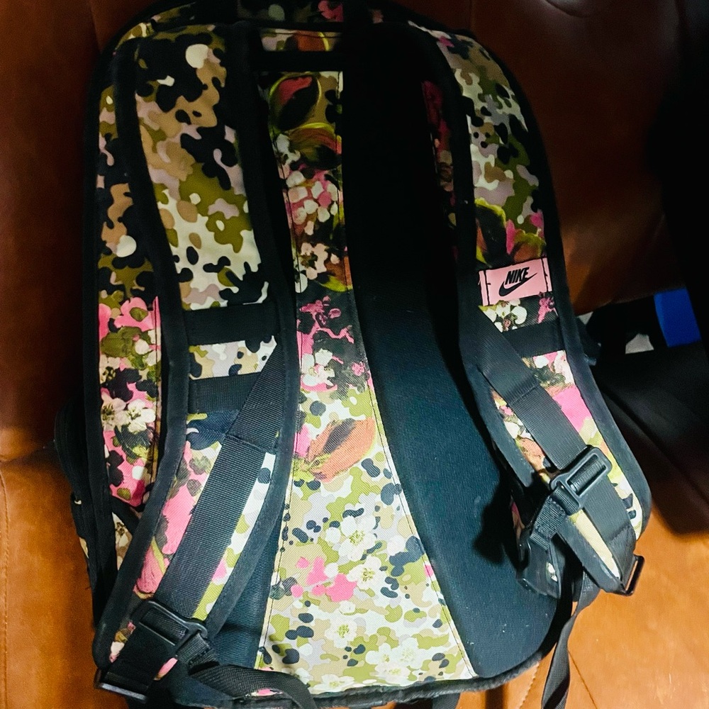 Nike backpack - Picture 2 of 3